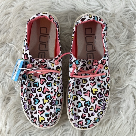 Hey Dude Colorful Hearts Girl’s Wendy Toddler Slip On – White Leopard Size 4 NEW - Picture 3 of 14